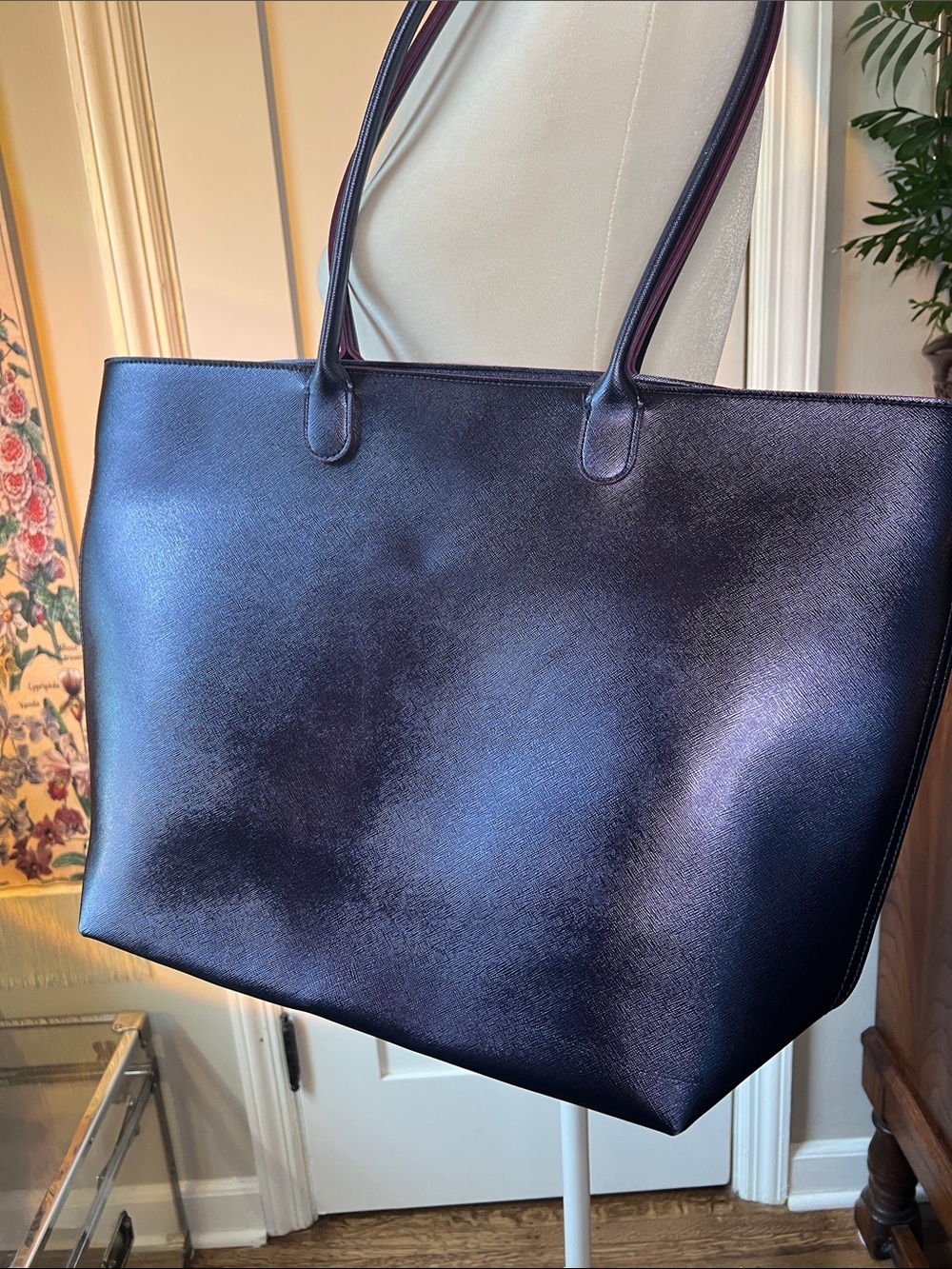 Women's Deep Purple Large Tote Bag - Classic Everyday Shoulder Tote - Picture 2 of 5